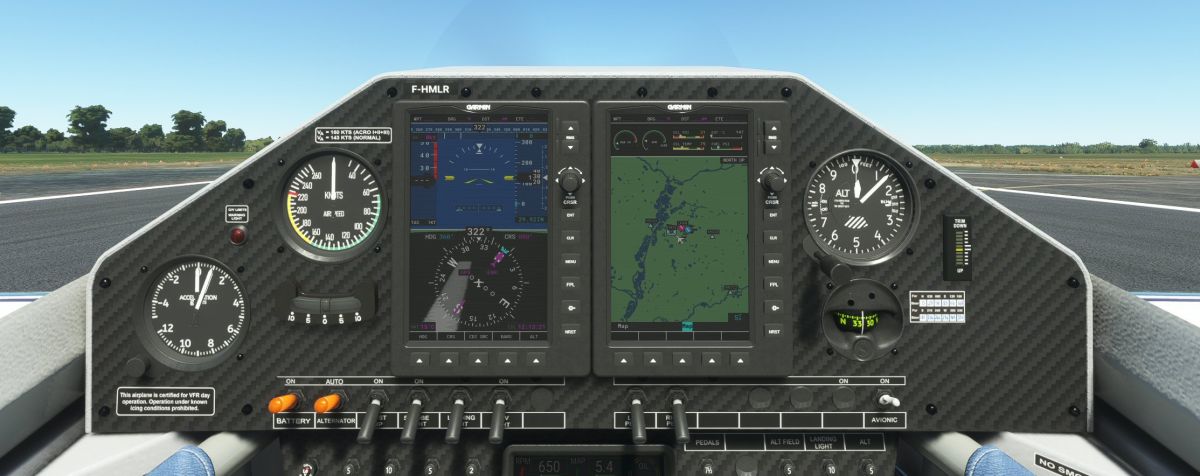 32 Extra330LT.jpg
